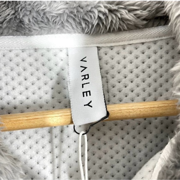 Varley NWT Griffin Duray Faux Shearling Pullover Size L Women's Long Sleeve - Picture 5 of 12